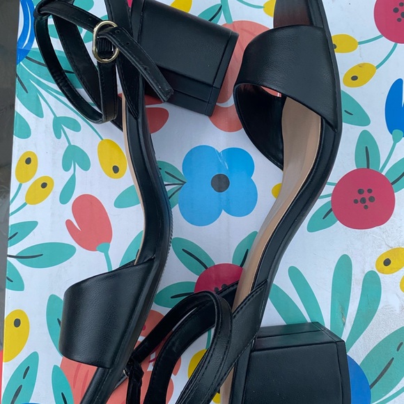 New black heels size 10 wide - Picture 4 of 5